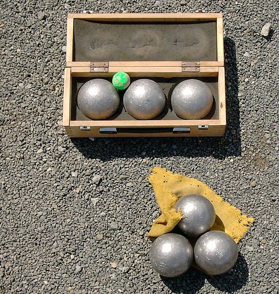 How to Choose the Right Ball for Petanque?